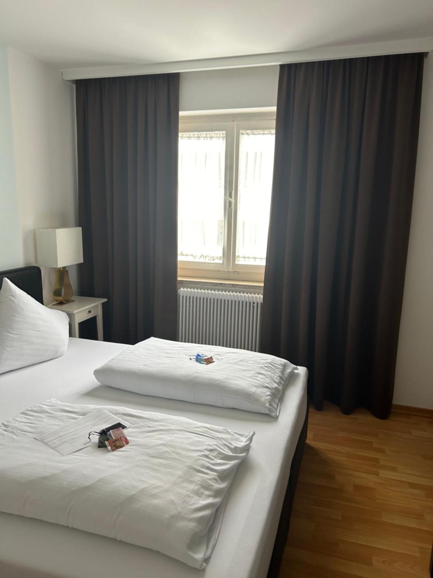 Hotel Berg Seekirchen am Wallersee Extérieur photo