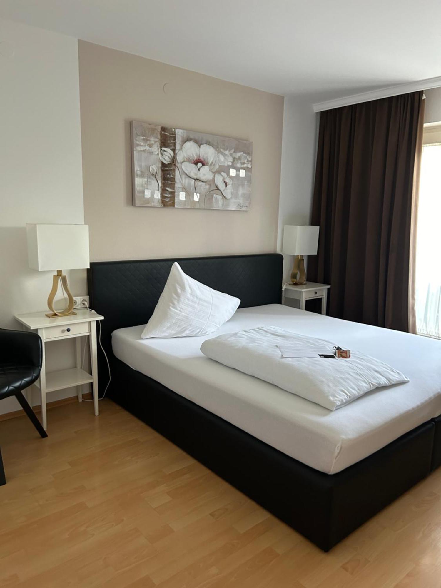 Hotel Berg Seekirchen am Wallersee Extérieur photo