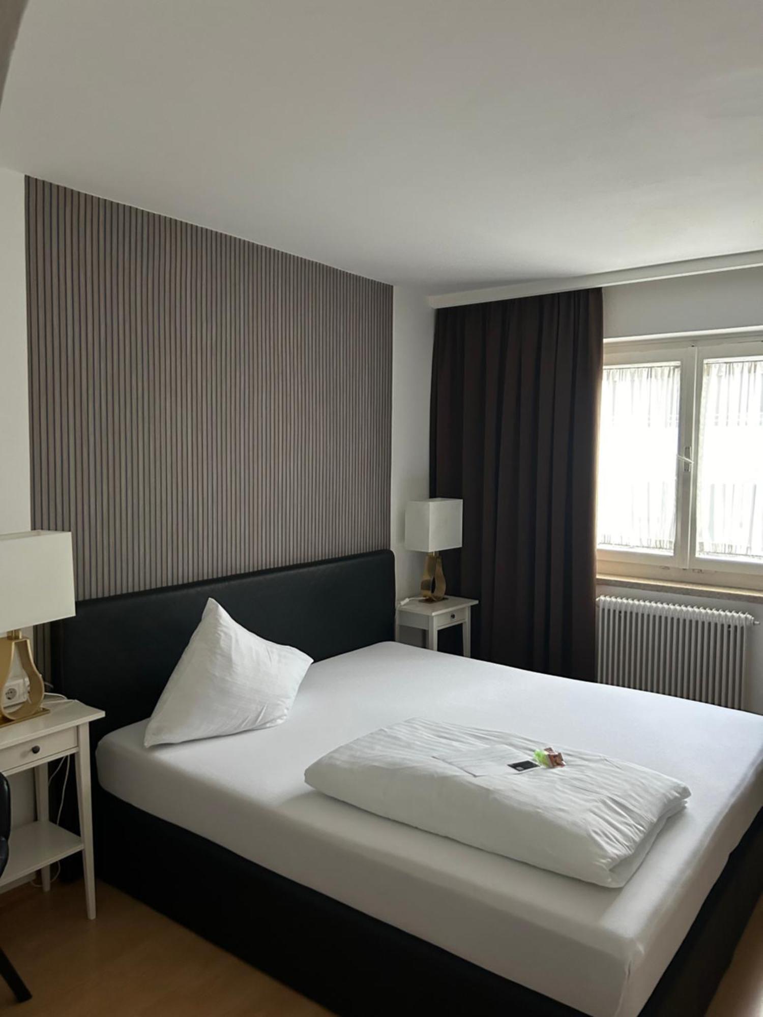 Hotel Berg Seekirchen am Wallersee Extérieur photo