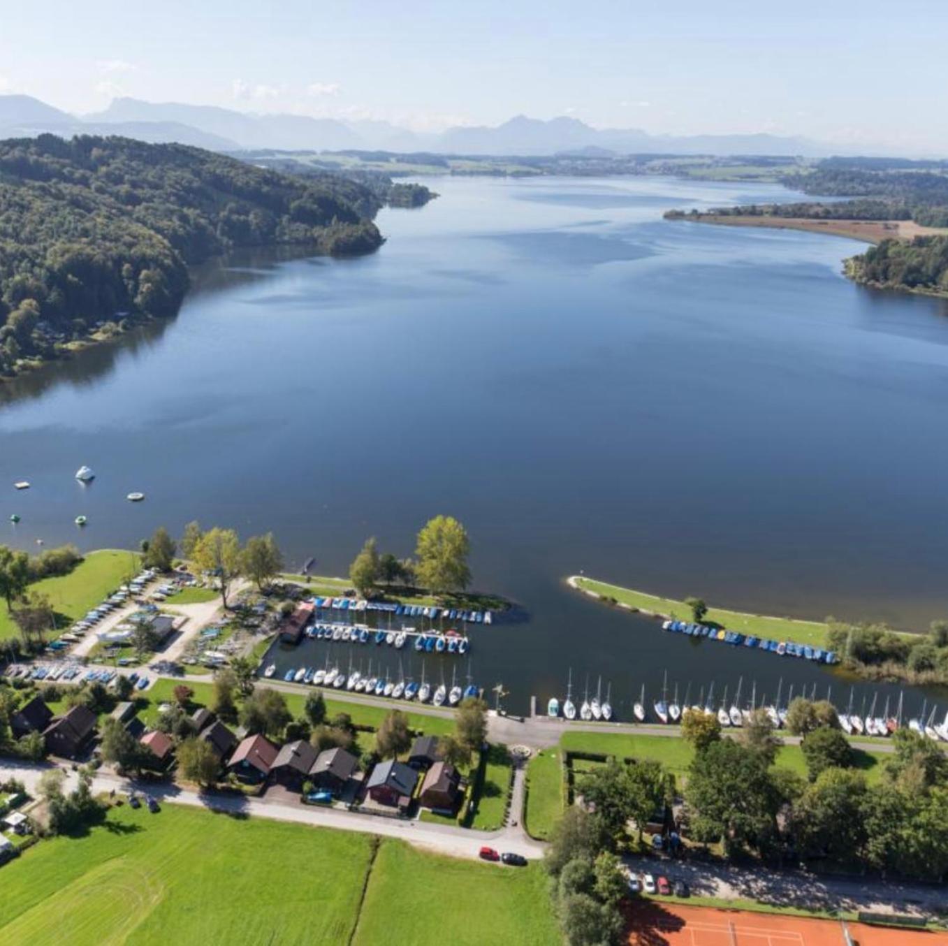 Hotel Berg Seekirchen am Wallersee Extérieur photo