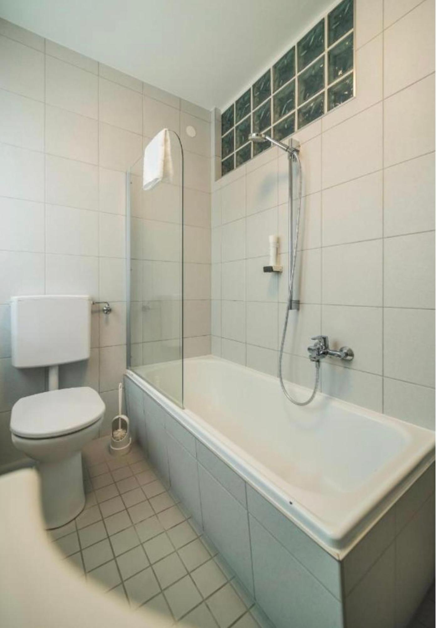 Hotel Berg Seekirchen am Wallersee Extérieur photo