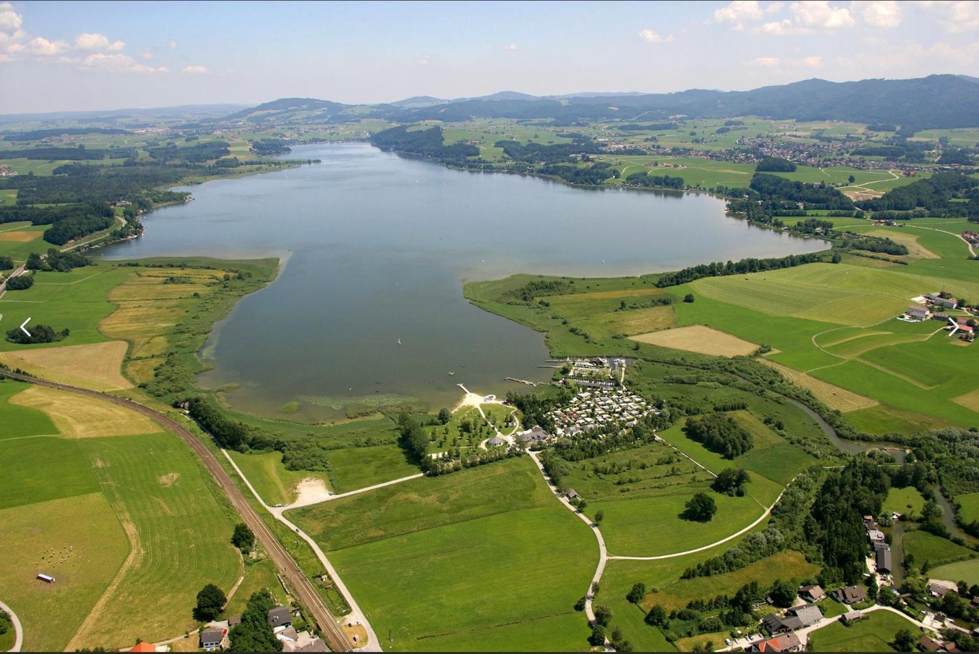 Hotel Berg Seekirchen am Wallersee Extérieur photo